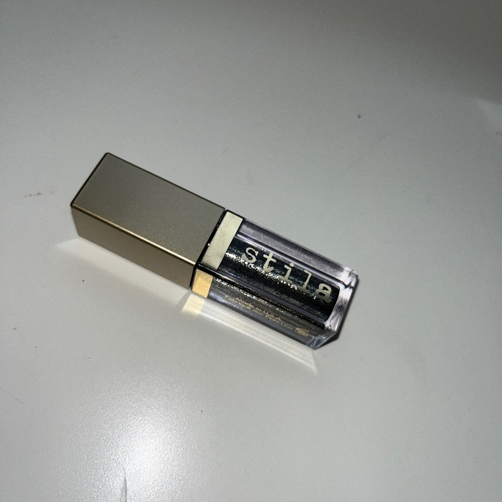 Stila Liquid Glitter Eyeshadow in Molten Midnight